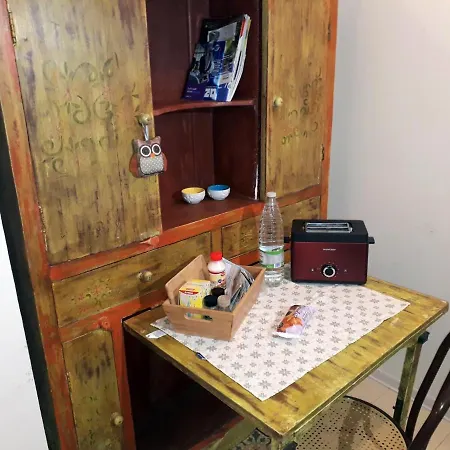 With One Bedroom In With Wifi 500 M From The Beach شقة Cospicua